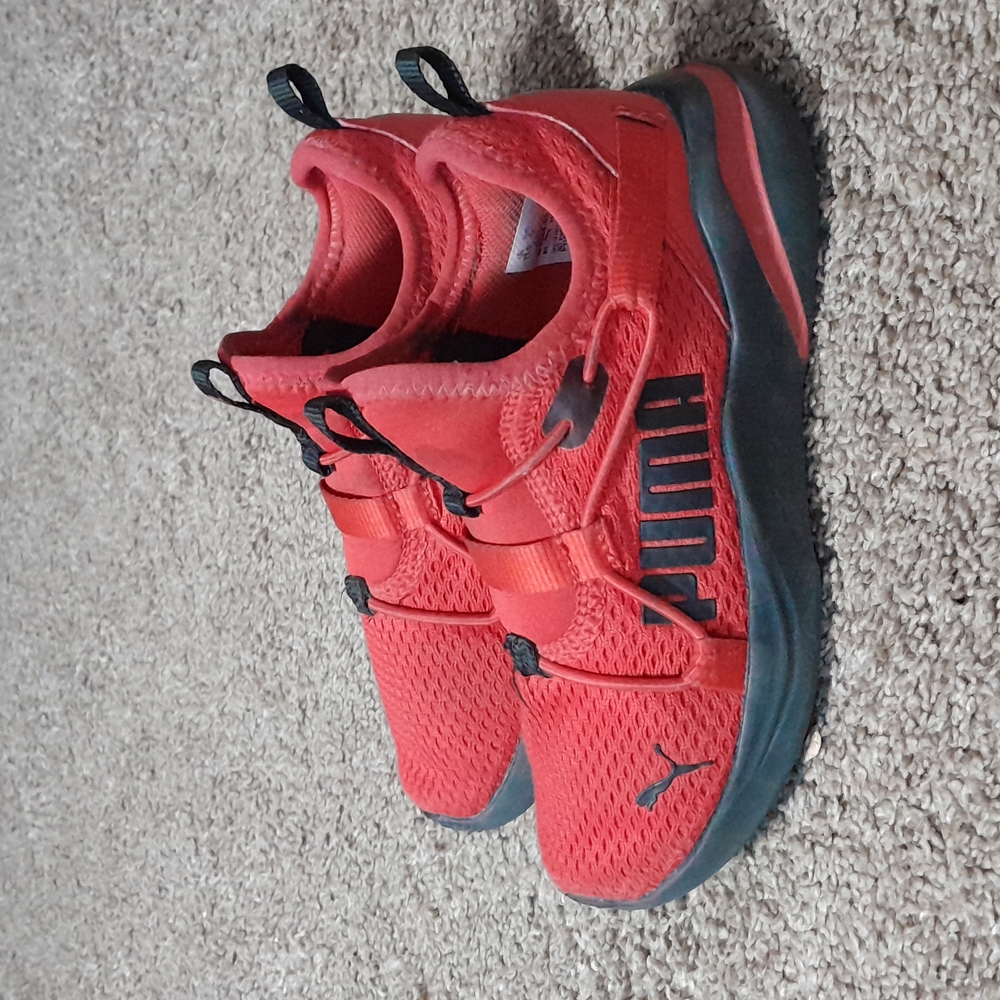 PUMA Sneakers